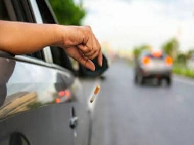 UK: Woman fines 1500 euros for tossing cigarettes’ butt out of car