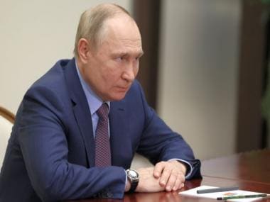 Vladimir Putin meets top military generals amid reports of new wave of attacks in Ukraine