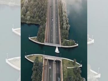 Watch: Netherland’s magnificent Veluwemeer Aqueduct allows cars to travel underwater