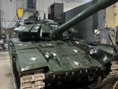 Car mechanics in Ukraine bringing back destroyed Russian tanks to life as country awaits Challenger, Leopard and Abrams