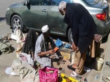 What default? Says Pakistan FM as economy bleeds in red